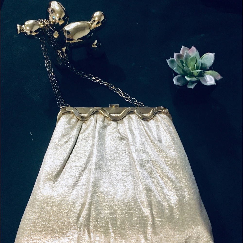 Beautiful gold, vintage shoulder bag/handbag❤️